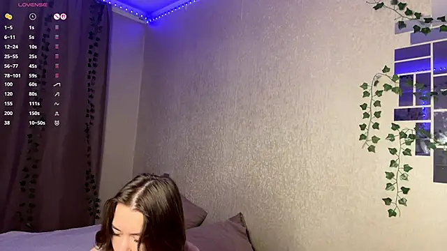 Snapshot of elsadaedra chatting on 04.29.26 elsadaedra online show from 04.29.26