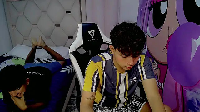 Maxwell boys online show from 02.03.26