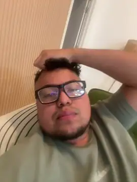 Snapshot of Mikelmore chatting on 02.14.26 Mikelmore online show from 02.14.26