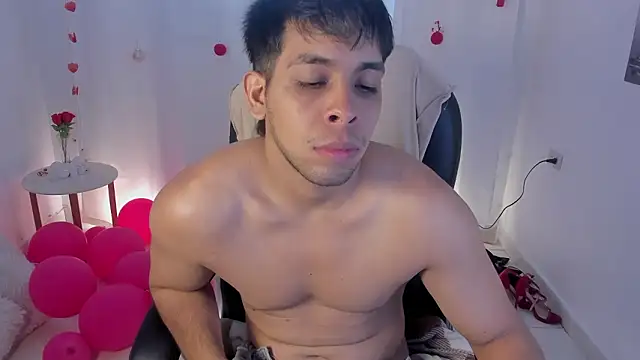 Snapshot of shooting_wilson chatting on 02.12.26 shooting wilson online show from 02.12.26