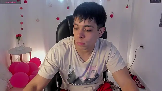 Snapshot of shooting_wilson chatting on 02.13.26 shooting wilson online show from 02.13.26