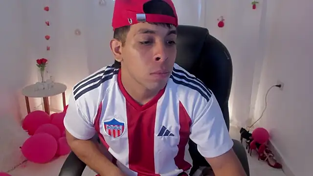 Snapshot of shooting_wilson chatting on 02.14.26 shooting wilson online show from 02.14.26