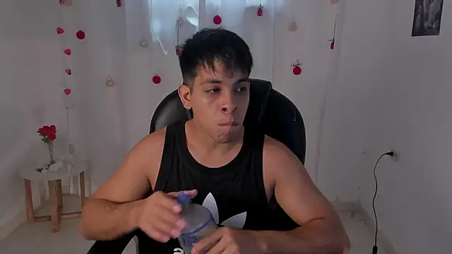 Snapshot of shooting_wilson chatting on 02.27.26 shooting wilson online show from 02.27.26