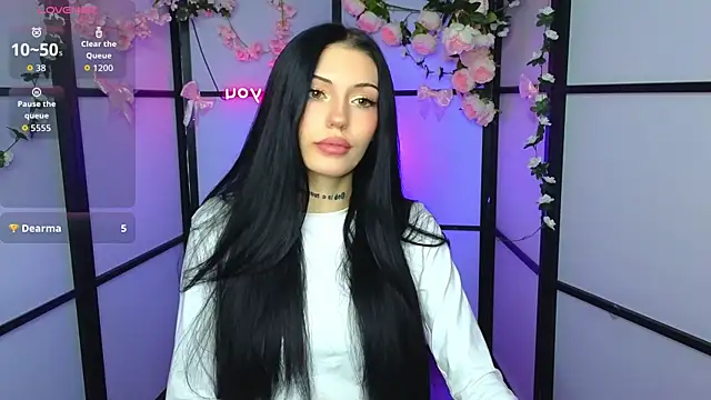 Snapshot of Kelly__Bunny chatting on 06.18.26 Kelly Bunny online show from 06.18.26
