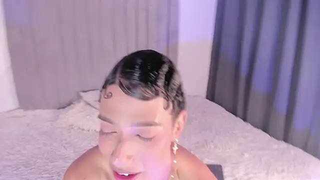 Snapshot of im_charles chatting on 02.11.26 im charles online show from 02.11.26