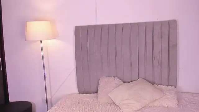 Snapshot of im_charles chatting on 02.12.26 im charles online show from 02.12.26