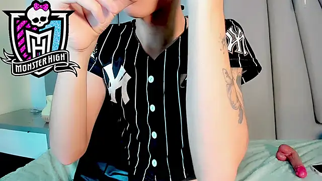 Miss-Saraii online show from 04.07.26