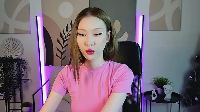 Snapshot of SarahRice chatting on 02.27.26 SarahRice online show from 02.27.26