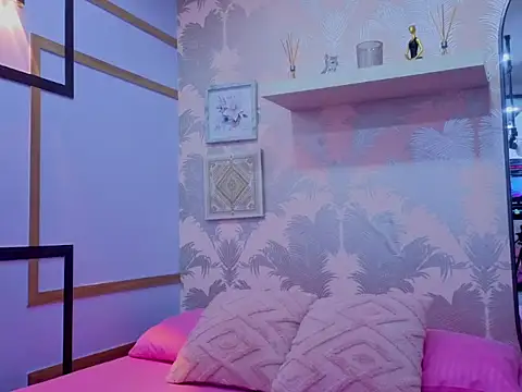 Emma Thompssonn online show from 03.26.26