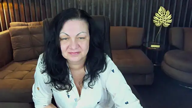 Snapshot of IrissMoon chatting on 04.26.26 IrissMoon online show from 04.26.26