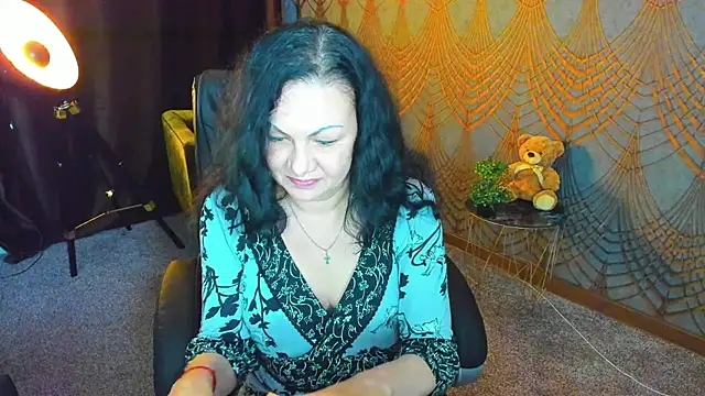 Snapshot of IrissMoon chatting on 05.11.26 IrissMoon online show from 05.11.26