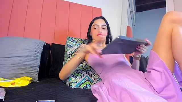 rose thompson19 online show from 02.14.26