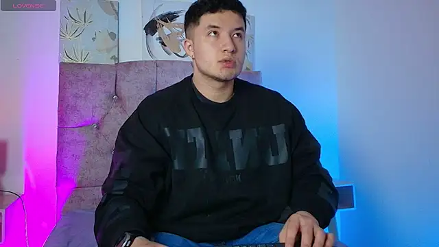 Alexander Connor online show from 04.06.26