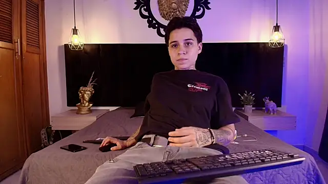 Snapshot of Parker_Noah chatting on 01.17.26 Parker Noah online show from 01.17.26