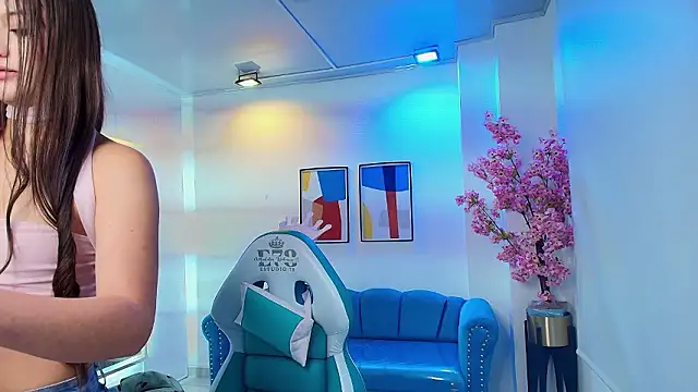 Snapshot of Zoe_swan chatting on 03.19.26 Zoe swan online show from 03.19.26