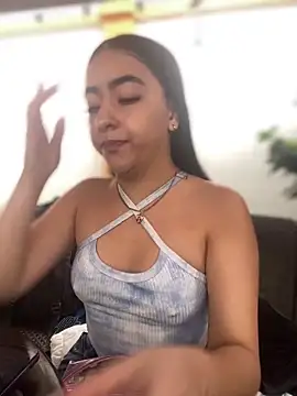 Snapshot of AuroraJohns_Pink chatting on 02.14.26 AuroraJohns Pink online show from 02.14.26