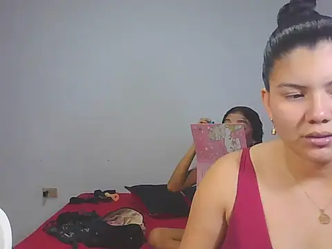 Helena-Paola online show from 02.05.26