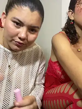 Snapshot of Helena-Paola chatting on 05.16.26 Helena-Paola online show from 05.16.26