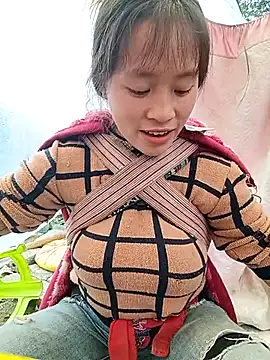 Snapshot of Hari-saka chatting on 02.25.26 Hari-saka online show from 02.25.26