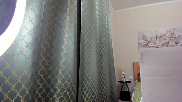 Snapshot of sweet_bl0nde chatting on 02.28.26 sweet bl0nde online show from 02.28.26