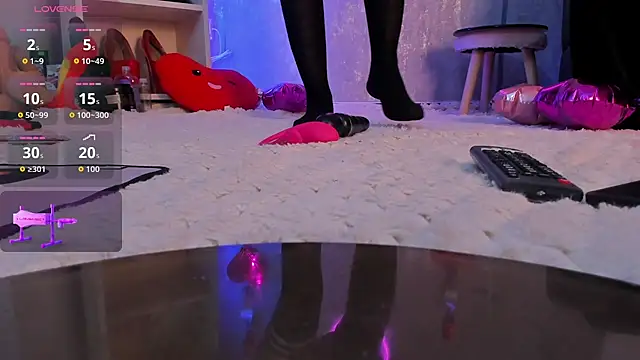 Snapshot of JolieStardust chatting on 02.13.26 JolieStardust online show from 02.13.26