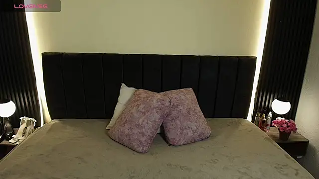 IvonneRoss  online show from 03.26.26