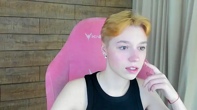 Snapshot of AgataGate chatting on 02.05.26 AgataGate online show from 02.05.26