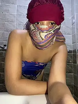 Snapshot of Rabab_Queen chatting on 04.21.26 Rabab Queen online show from 04.21.26