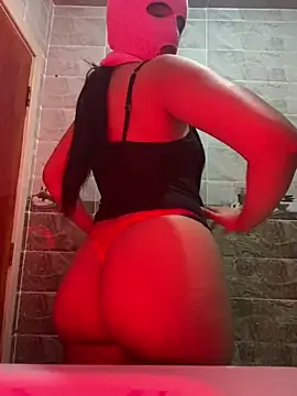 Snapshot of Rabab_Queen chatting on 05.19.26 Rabab Queen online show from 05.19.26