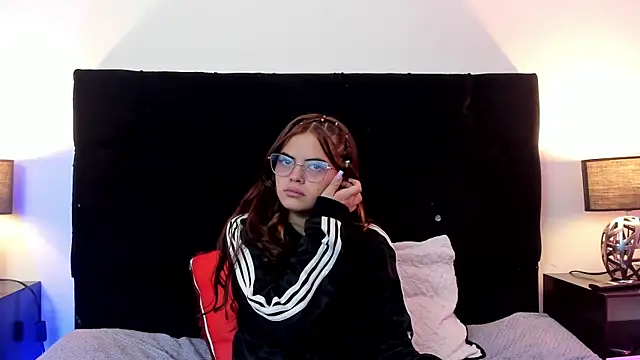 Snapshot of queen_missy chatting on 07.04.26 queen missy online show from 07.04.26