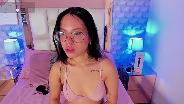 Snapshot of Rose_Allure chatting on 02.13.26 Rose Allure online show from 02.13.26