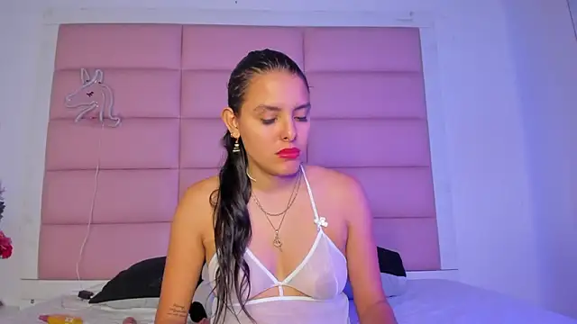 Catalinna 03 online show from 04.17.26