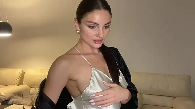 Snapshot of RoxelleSilvara69 chatting on 07.19.26 RoxelleSilvara69 online show from 07.19.26
