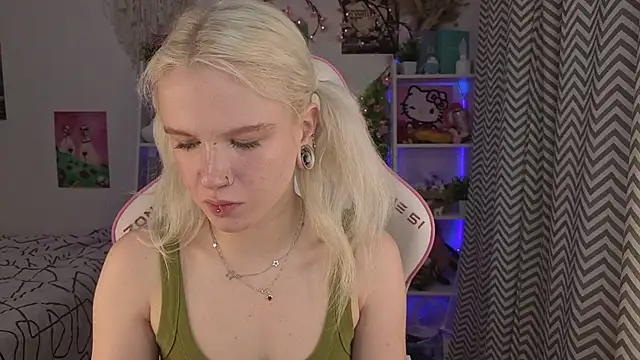 Snapshot of Mia_WaterFall chatting on 05.29.26 Mia WaterFall online show from 05.29.26