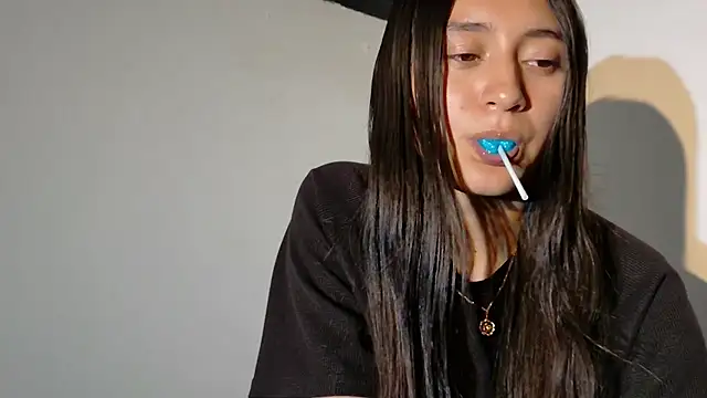 Snapshot of isabella_nowa chatting on 06.14.26 isabella nowa online show from 06.14.26
