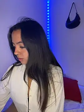 laraa rous online show from 04.04.26