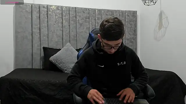 Calvin Hunter online show from 04.09.26