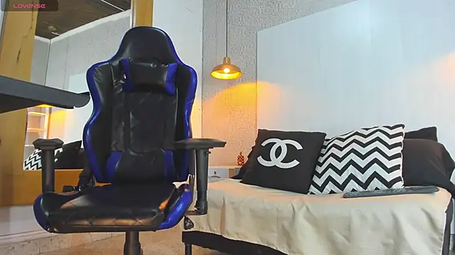 Snapshot of Dusan_Grey77 chatting on 02.19.26 Dusan Grey77 online show from 02.19.26