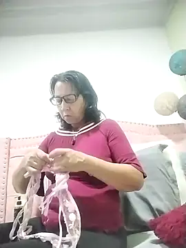 Snapshot of RosseLaure chatting on 02.04.26 RosseLaure online show from 02.04.26