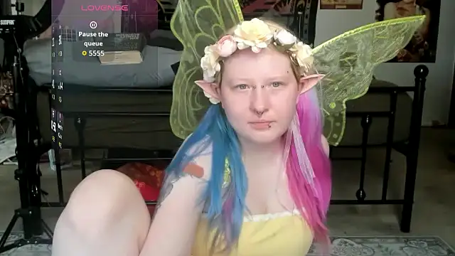 Snapshot of LoriCritter chatting on 03.26.26 LoriCritter online show from 03.26.26