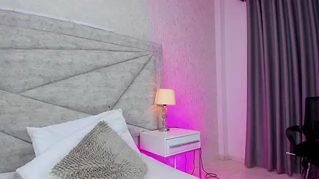 Snapshot of RousSweet- chatting on 03.02.26 RousSweet- online show from 03.02.26