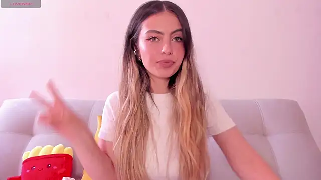 Snapshot of Fernanda_aaaa chatting on 07.18.26 Fernanda aaaa online show from 07.18.26