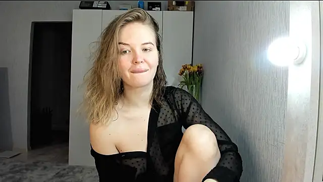 Snapshot of SelenaGenttle chatting on 03.11.26 SelenaGenttle online show from 03.11.26