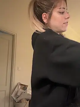 MelliMoon online show from 03.04.26