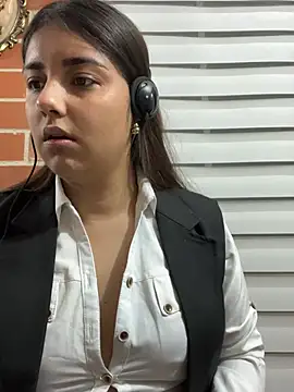 A-uroora online show from 02.20.26