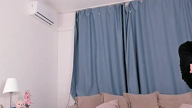 Snapshot of JackiYoss chatting on 02.14.26 JackiYoss online show from 02.14.26