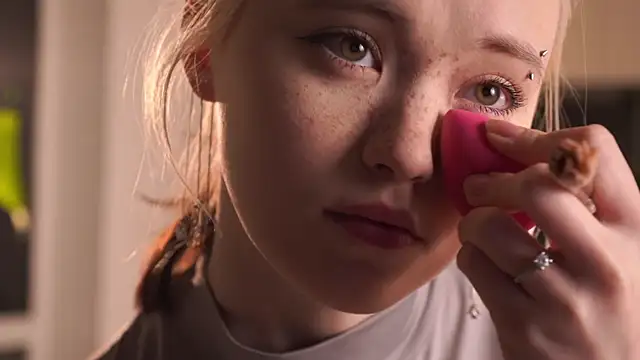 Snapshot of EleniRoeber chatting on 02.22.26 EleniRoeber online show from 02.22.26