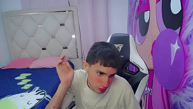 Snapshot of Akyra_latinn chatting on 02.12.26 Akyra latinn online show from 02.12.26