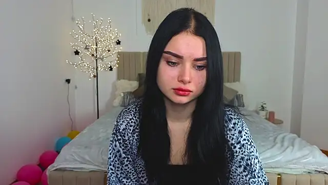 Snapshot of Silena_sky chatting on 01.18.26 Silena sky online show from 01.18.26