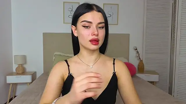 Snapshot of Silena_sky chatting on 02.14.26 Silena sky online show from 02.14.26